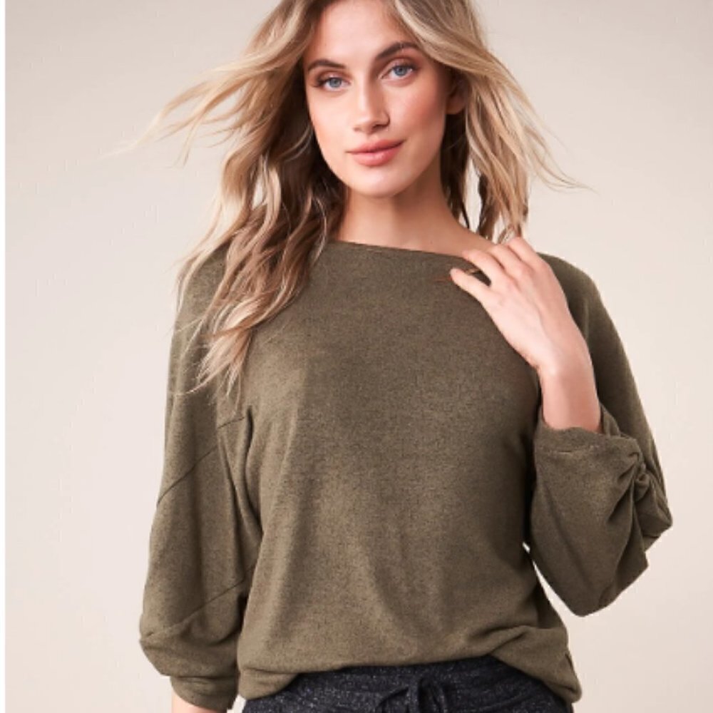 SugarLips In the Mix Olive Green 3/4 Sleeve Round Neck Knit Top Size Large